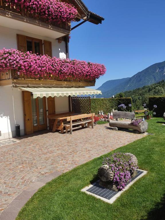 Appartamento Mansarda Patrizia E Franco Val Di Sole Commezzadura Exteriör bild