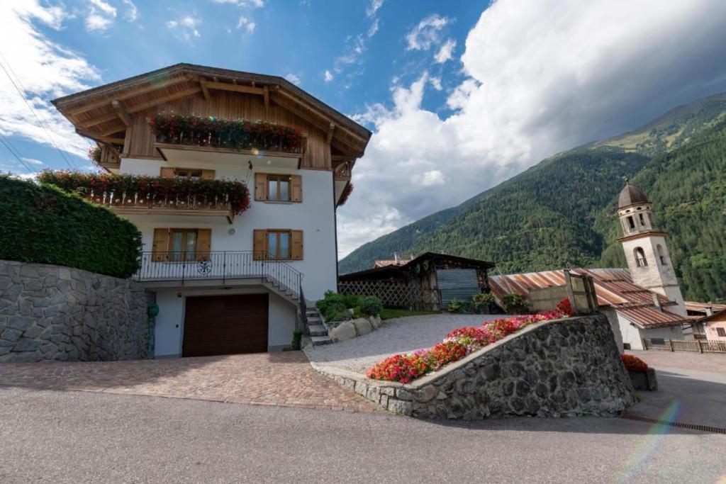 Appartamento Mansarda Patrizia E Franco Val Di Sole Commezzadura Exteriör bild